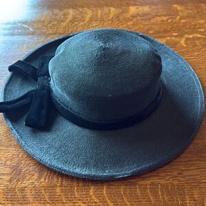 Vintage Black Finely Woven Straw Hat With Black Velvet Bow Women’s Size Small